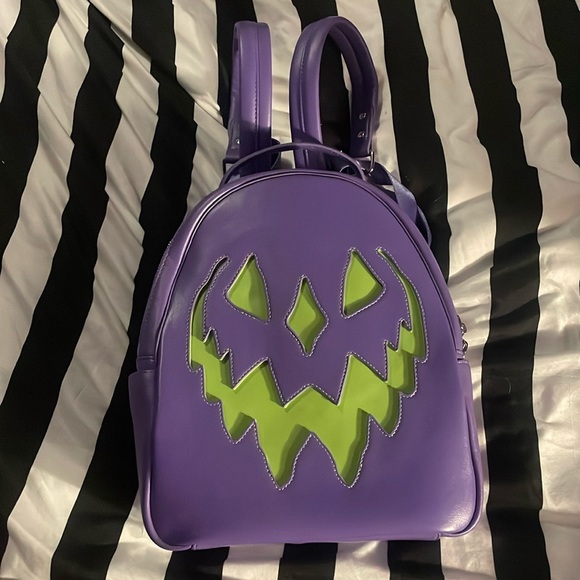 Lively Ghosts pumpkin backpack - Picture 1 of 7
